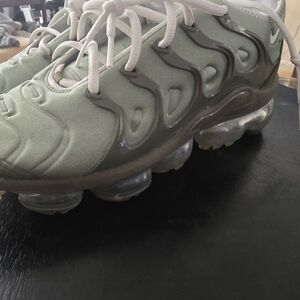 Nike Air VaporMax Plus Olive Sneakers 9 In Mens Good Condition